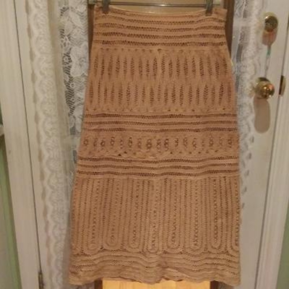 SKIRT......by DIALOGUE for QVC.....X--SMALL....MATTED GOLD